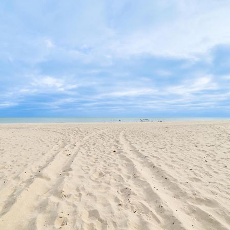 Scenic Evans Hideaway Steps To Lake Huron! Oscoda エクステリア 写真
