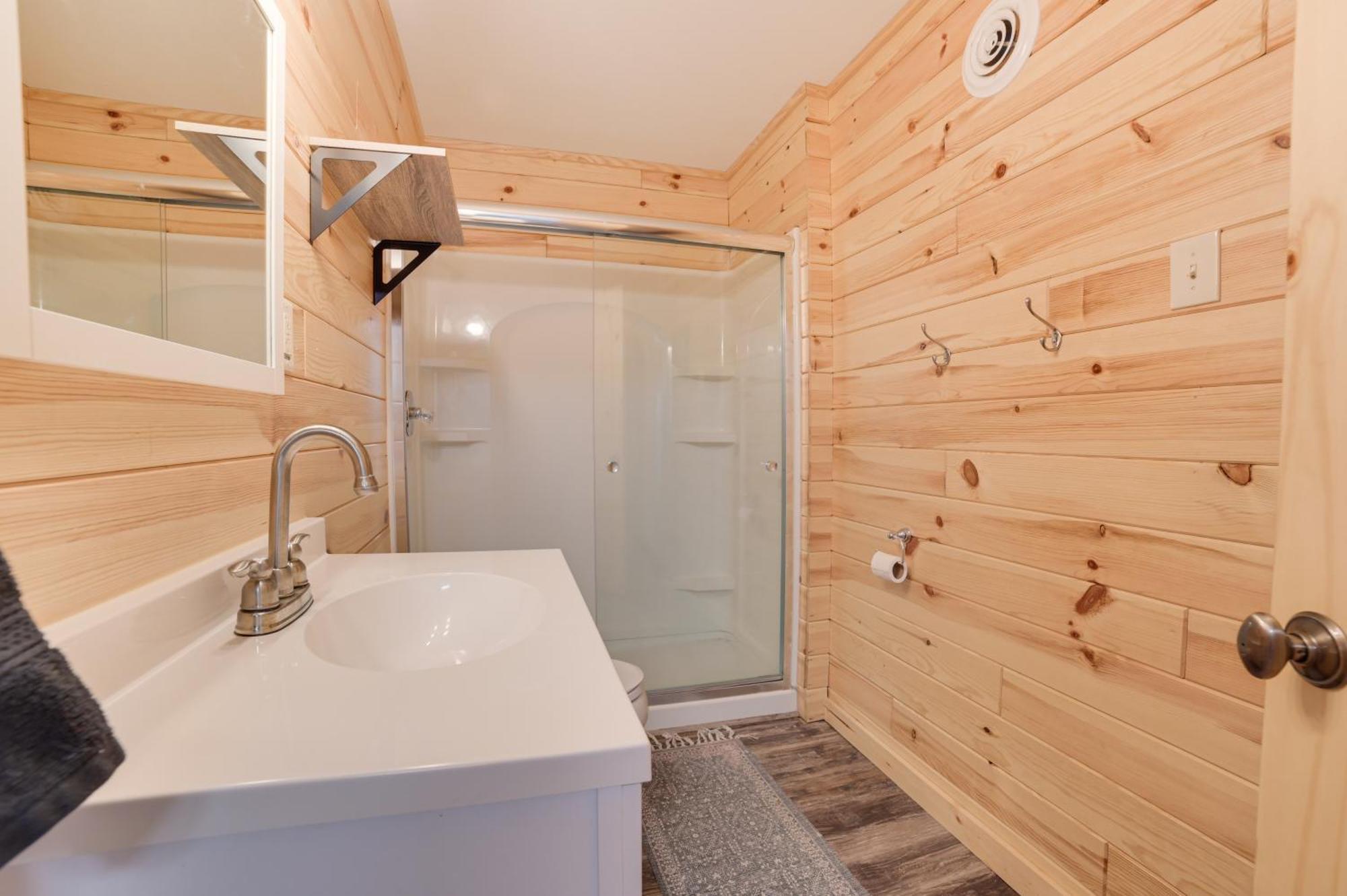 Scenic Evans Hideaway Steps To Lake Huron! Oscoda エクステリア 写真