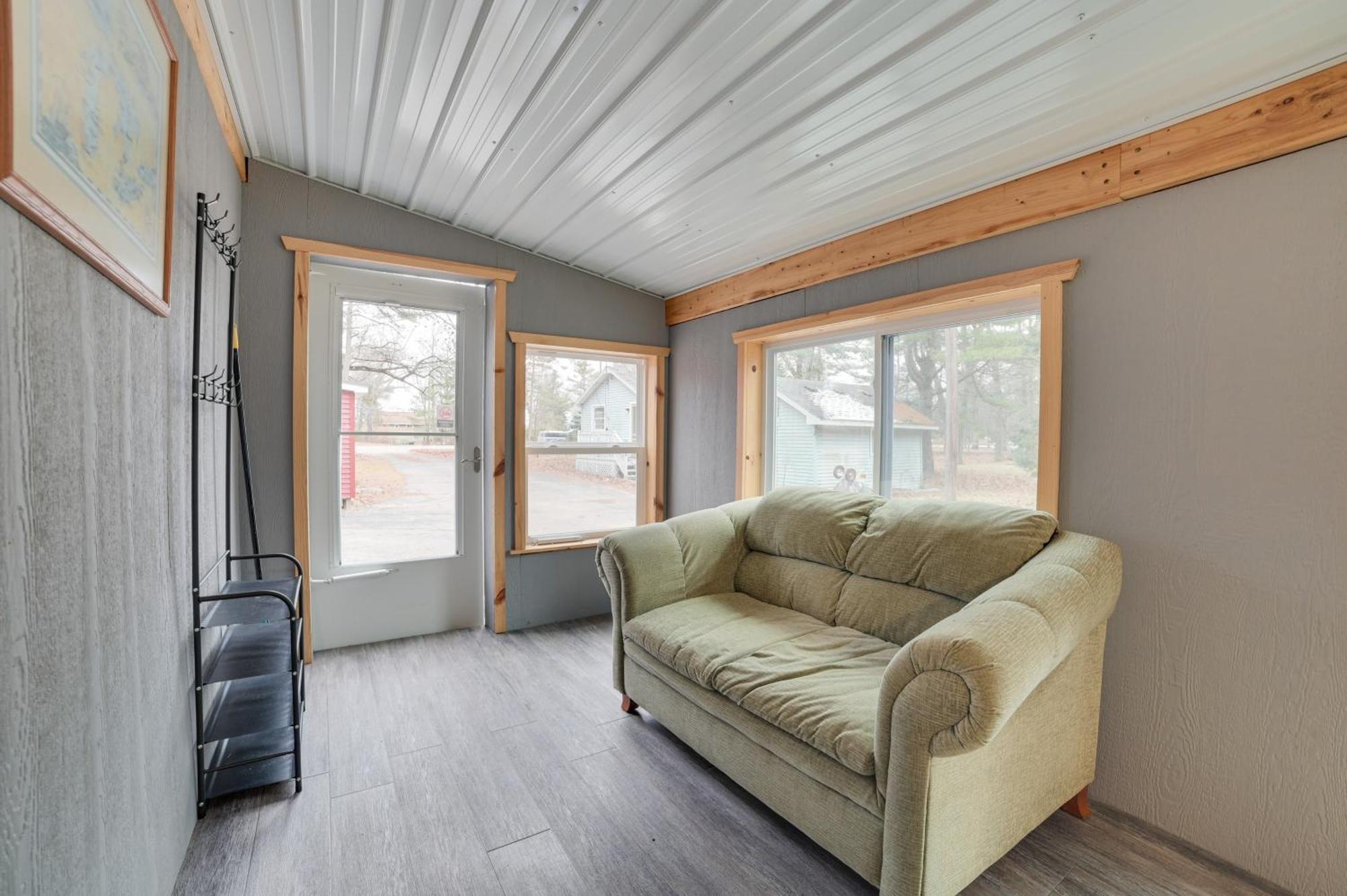 Scenic Evans Hideaway Steps To Lake Huron! Oscoda エクステリア 写真