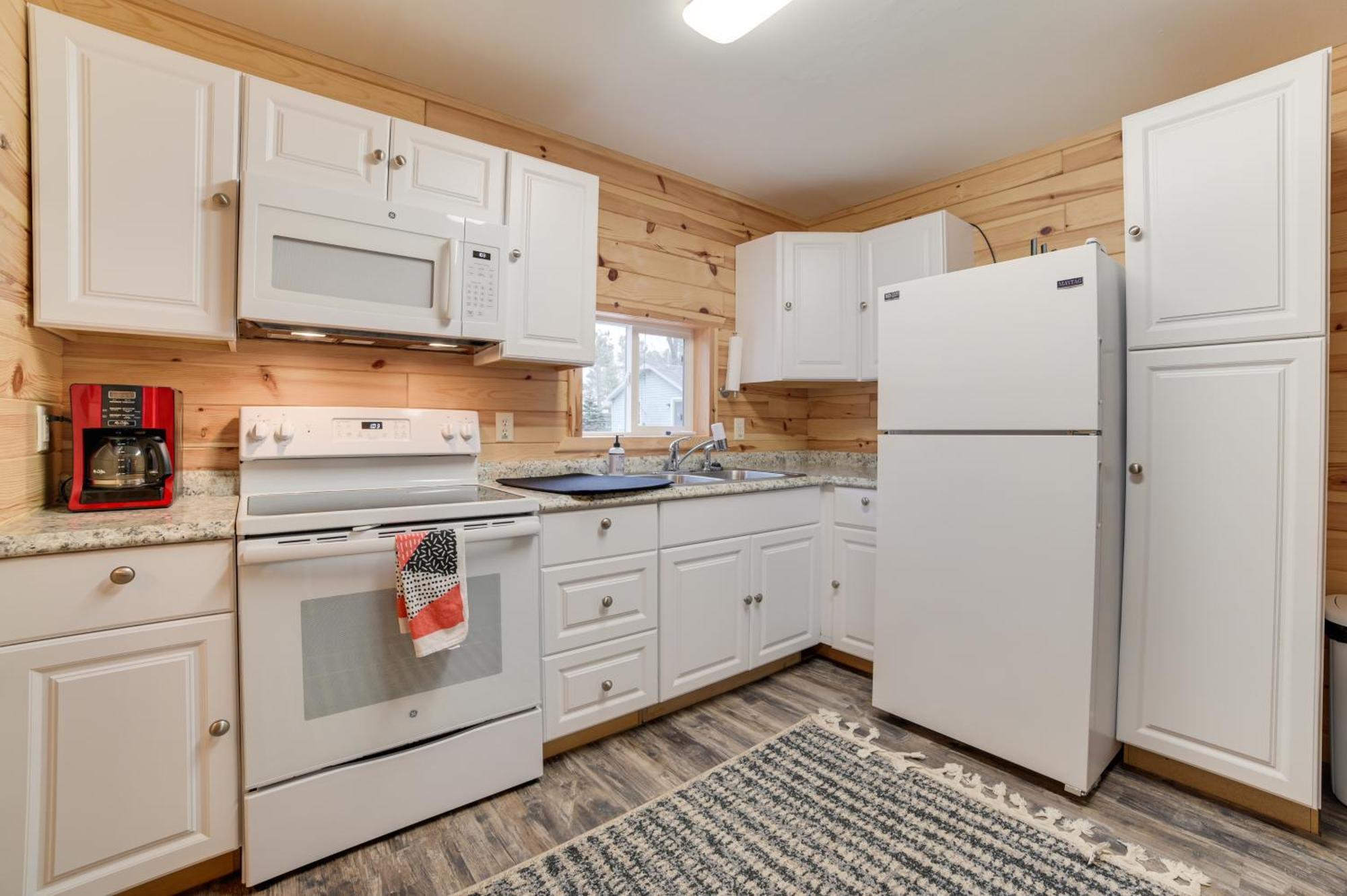 Scenic Evans Hideaway Steps To Lake Huron! Oscoda エクステリア 写真