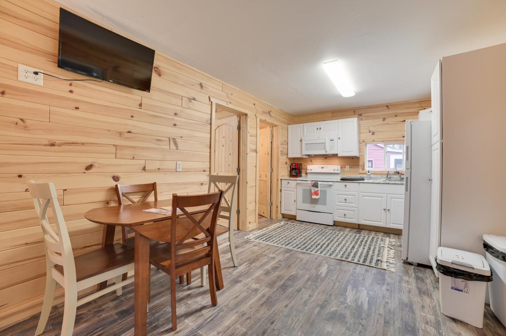 Scenic Evans Hideaway Steps To Lake Huron! Oscoda エクステリア 写真