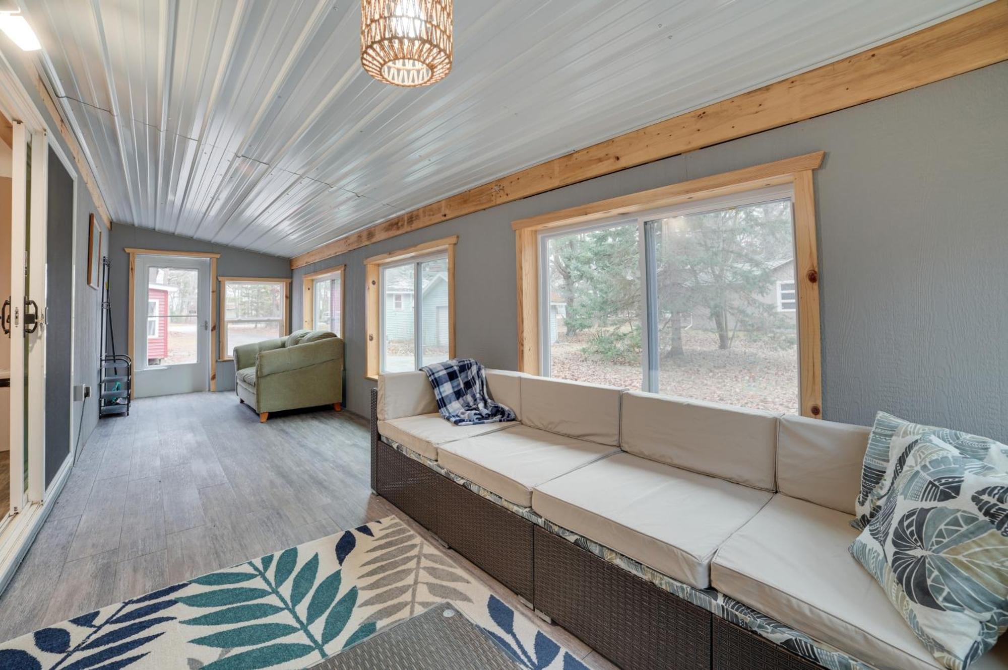 Scenic Evans Hideaway Steps To Lake Huron! Oscoda エクステリア 写真