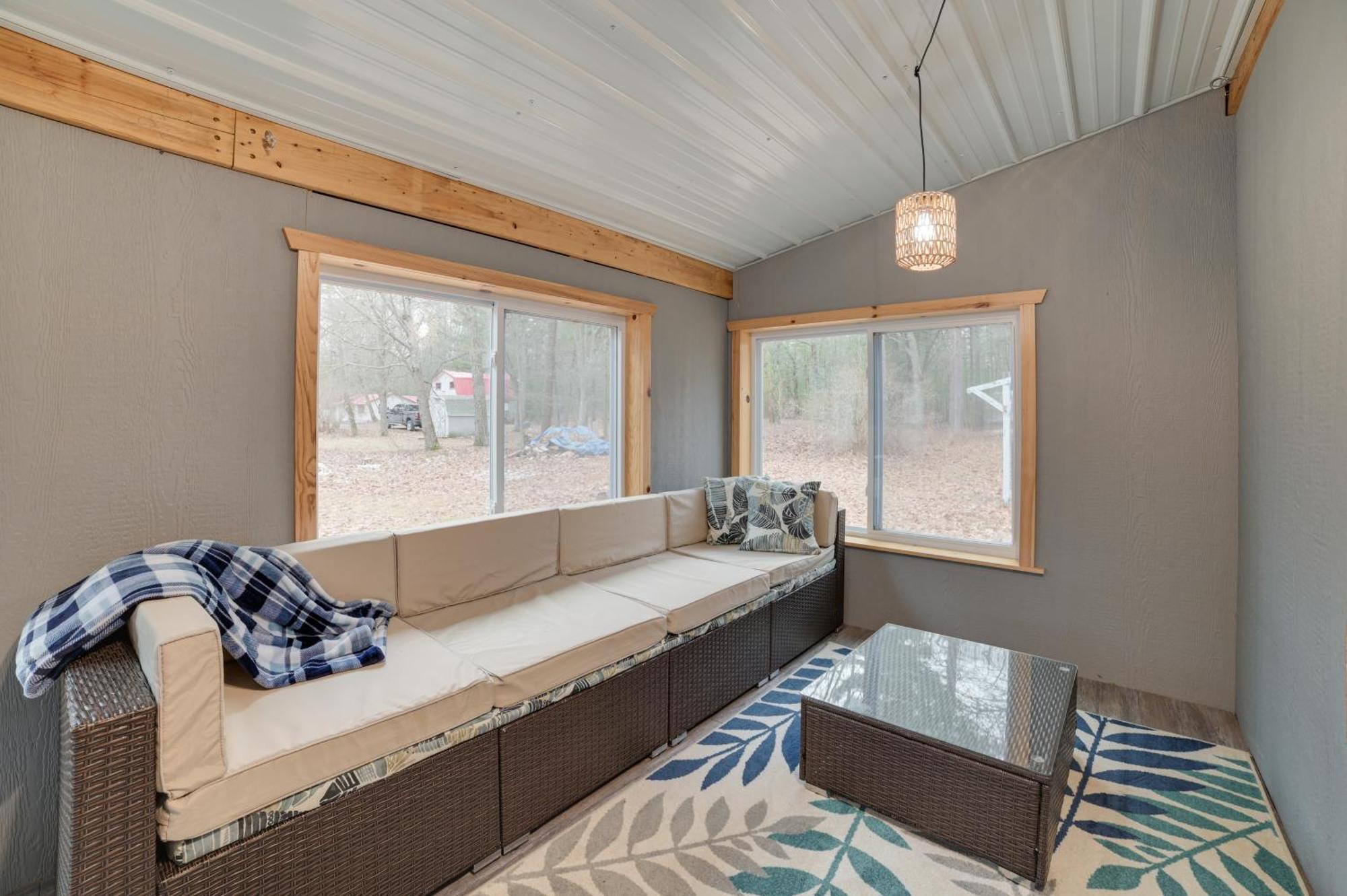 Scenic Evans Hideaway Steps To Lake Huron! Oscoda エクステリア 写真