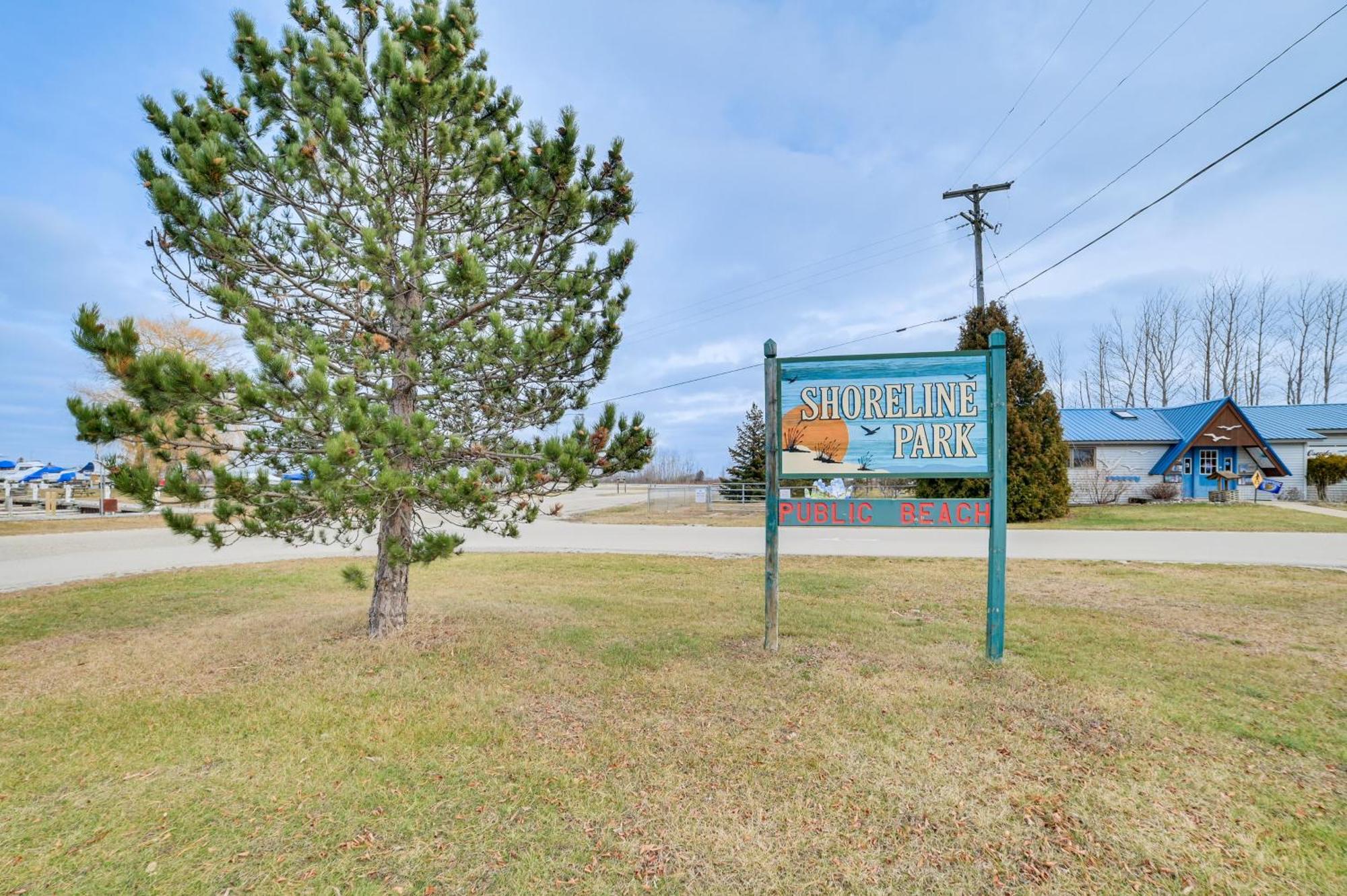 Scenic Evans Hideaway Steps To Lake Huron! Oscoda エクステリア 写真