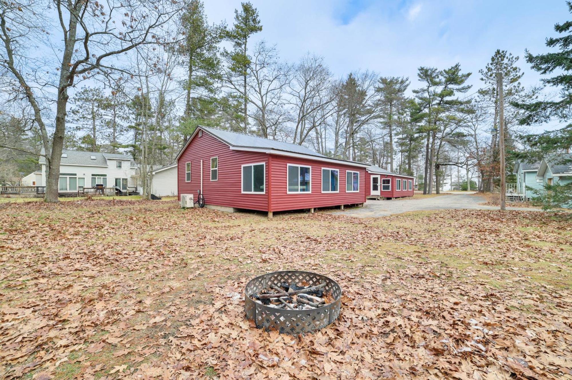 Scenic Evans Hideaway Steps To Lake Huron! Oscoda エクステリア 写真